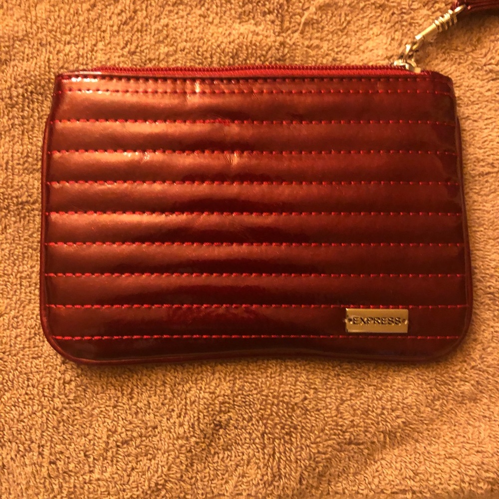 Wristlet purse